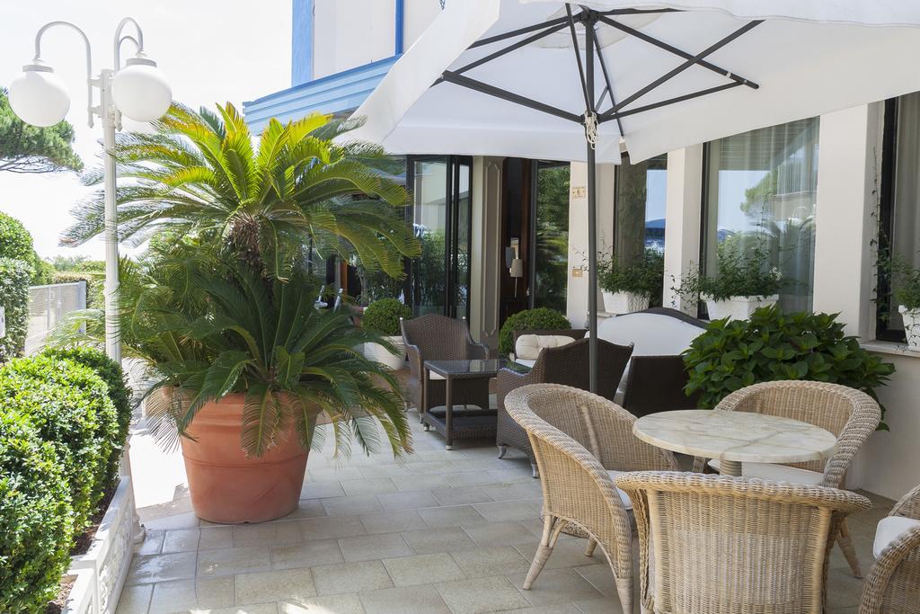 Hotel Plaza Esplanade Lido di Jesolo Exterior foto
